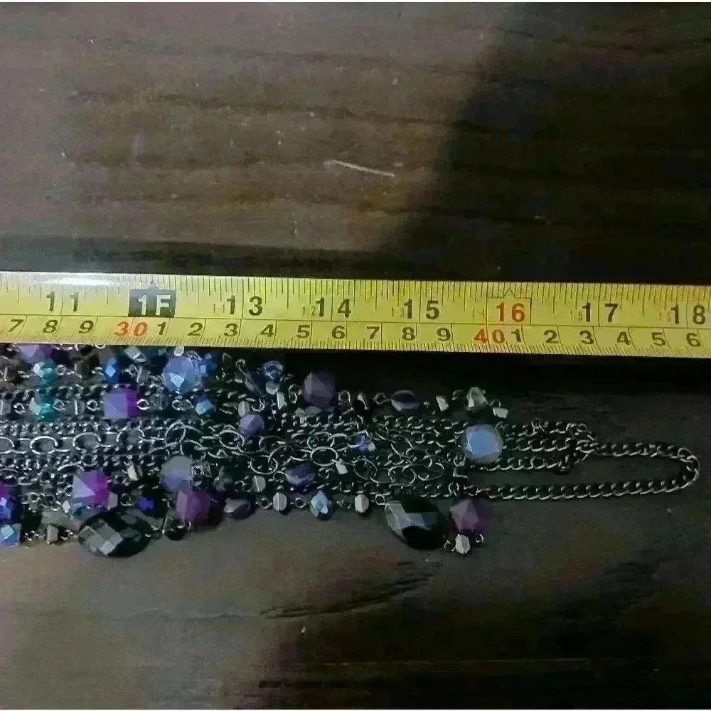 Beautiful Bib necklace. - Picture 2 of 3